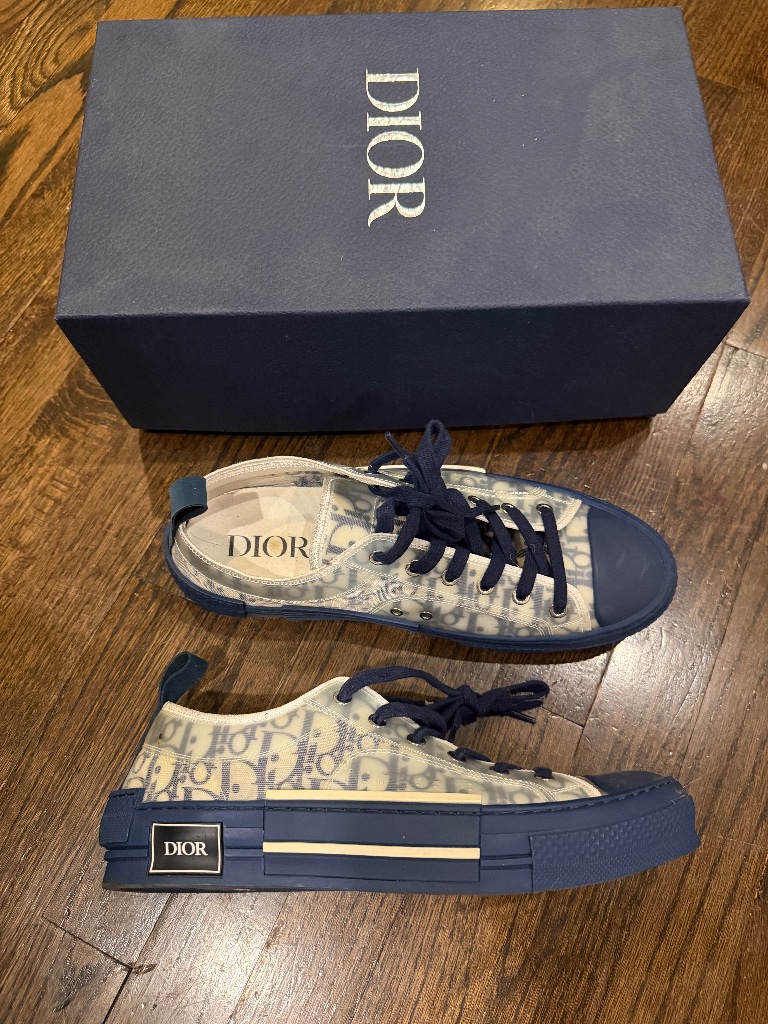 Sneaker